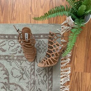 classic Steve Madden leather heels ⚡️ strappy tan